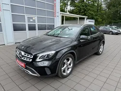 Kosmosschwarz metalliclack Gebraucht 2018 Mercedes GLA180 SUV | 21.950 € (Etwas zu teuer)