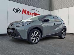 Urban khaki (6x3)/ black mica Neu 2025 Toyota Aygo Kleinwagen | 17.290 €