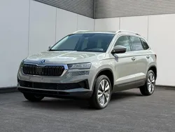 Graphitegrau metallic Neu 2025 Skoda Karoq Selection SUV | 36.390 € (Fairer Preis)