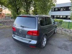 Grau Gebraucht 2012 VW Touran Highline Van / Kleinbus | 11.950 € (Etwas zu teuer)