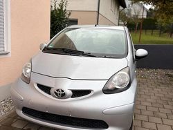 Silber Gebraucht 2007 Toyota Aygo Kleinwagen | 1.800 € (Fairer Preis)