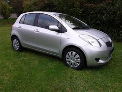 Silber Gebraucht 2006 Toyota Yaris Kleinwagen | 3.799 € (Fairer Preis)