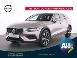 Gold Gebraucht 2024 Volvo V60 CC Ultimate Kombi | 56.990 €