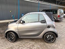Grau Gebraucht 2024 Smart ForTwo Electric Drive Prime Cabrio | 18.500 € (Guter Preis)