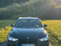 Schwarz Gebraucht 2016 BMW 320 Kombi | 10.300 € (Fairer Preis)