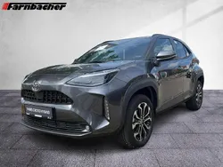 Grey metallic Neu 2025 Toyota Yaris Hybrid Limousine | 30.490 € (Fairer Preis)