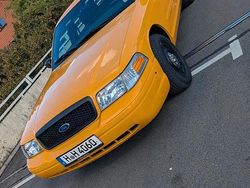 Gelb Gebraucht 2004 Ford Crown Victoria Limousine | 24.500 €