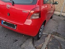 Rot Gebraucht 2006 Toyota Yaris Sol Limousine | 2.200 € (Fairer Preis)