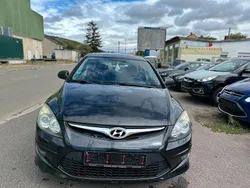 Schwarz Gebraucht 2011 Hyundai i30 Kombi | 2.100 € (Guter Preis)