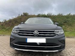 Grau Gebraucht 2021 VW Tiguan Elegance SUV | 25.500 € (Fairer Preis)