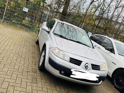 Grau Gebraucht 2005 Renault Mégane Cabriolet Cabrio | 1.200 €