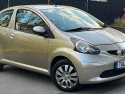 Beige Gebraucht 2008 Toyota Aygo Kleinwagen | 2.299 € (Fairer Preis)