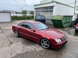 Rot Gebraucht 2004 Mercedes CLK200 Avantgarde Coupé | 4.999 € (Fairer Preis)