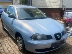 Blau Gebraucht 2003 Seat Ibiza Kleinwagen | 870 € (Fairer Preis)