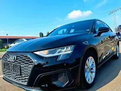 Schwarz Gebraucht 2021 Audi A3 Sportback Basis Kombi | 14.990 €