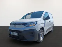 Eisweiß Gebraucht 2024 Citroën Berlingo PureTech Van / Kleinbus | 16.546 €