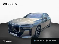 Oxidgrau (grau) Gebraucht 2024 BMW 740 M Sport Limousine | 87.390 € (Guter Preis)