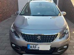 Grau Gebraucht 2017 Peugeot 2008 SUV | 10.900 € (Fairer Preis)