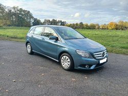 Blau Gebraucht 2012 Mercedes B180 Van / Kleinbus | 14.000 € (Teuer)
