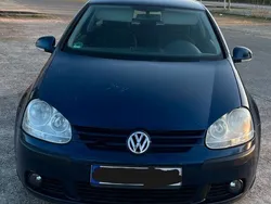 Blau Gebraucht 2005 VW Golf V Trendline Limousine | 950 € (Fairer Preis)