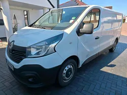 Weiß Gebraucht 2018 Renault Traffic Van / Kleinbus | 10.999 €