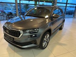 Grau Gebraucht 2024 Skoda Karoq Selection SUV | 31.500 € (Fairer Preis)
