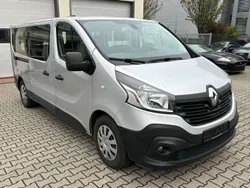 Platingrau Gebraucht 2016 Renault Trafic Expression Van | 18.400 € (Teuer)