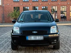 Schwarz Gebraucht 2003 Ford Fusion Limousine | 1.850 €