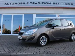 Grau Gebraucht 2012 Opel Meriva Van / Kleinbus | 4.290 € (Fairer Preis)