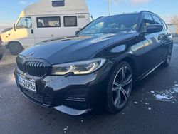 Schwarz Gebraucht 2019 BMW 330 M Sport Kombi | 29.999 € (Fairer Preis)