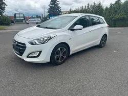 Weiß Gebraucht 2015 Hyundai i30 Passion Kombi | 4.500 € (Superpreis)