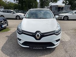 Weiß Gebraucht 2018 Renault Clio IV Life Limousine | 4.350 € (Superpreis)