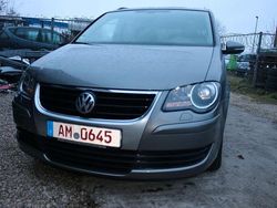 Grau Gebraucht 2010 VW Touran Freestyle Van / Kleinbus | 5.599 € (Fairer Preis)