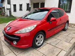 Rot Gebraucht 2009 Peugeot 207 Urban Move Limousine | 1.750 € (Fairer Preis)