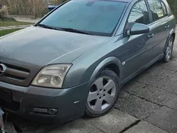 Beige Gebraucht 2004 Opel Signum Kombi | 500 €