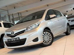 Silber Gebraucht 2014 Toyota Yaris Edition Kleinwagen | 9.399 € (Fairer Preis)