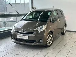Bronze Gebraucht 2015 Toyota Verso-S Club Van / Kleinbus | 7.490 € (Fairer Preis)