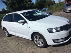 Weiß Gebraucht 2017 Skoda Rapid Active Kombi | 9.890 € (Fairer Preis)