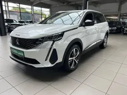 Blanc nacre Gebraucht 2023 Peugeot 5008 Allure Van / Kleinbus | 23.890 € (Fairer Preis)