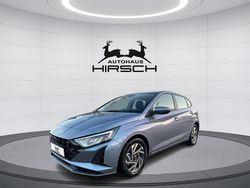 Blau Neu 2025 Hyundai i20 Trend Limousine | 24.990 € (Etwas zu teuer)