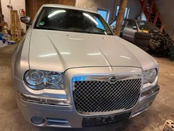 Silber Gebraucht 2005 Chrysler 300C Limousine | 1.999 €