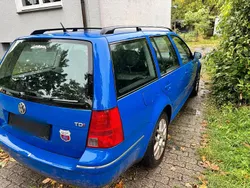Blau Gebraucht 2002 VW Bora Limousine | 1.200 € (Teuer)