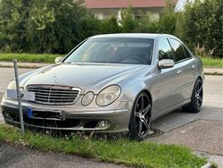 Silber Gebraucht 2003 Mercedes E500 Elegance Limousine | 11.000 € (Teuer)