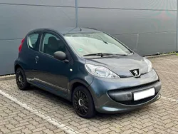 Grau Gebraucht 2006 Peugeot 107 Kleinwagen | 1.490 € (Fairer Preis)