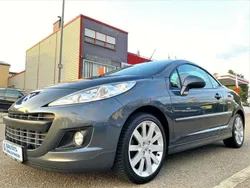 Grau Gebraucht 2010 Peugeot 207 CC Platinum Cabrio | 6.490 € (Teuer)