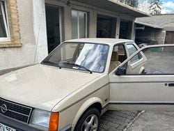Beige Gebraucht 1985 Opel Kadett Limousine | 4.500 €