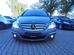 Grau Gebraucht 2008 Mercedes B200 Van / Kleinbus | 5.400 € (Fairer Preis)