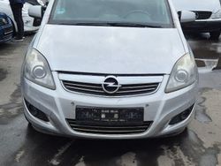 Silber Gebraucht 2010 Opel Zafira Innovation Van / Kleinbus | 2.900 € (Guter Preis)