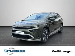 Olibogrün metallic (metallic) Gebraucht 2025 Skoda Enyaq iV SUV | 41.850 € (Guter Preis)