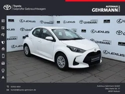Weiß Neu 2025 Toyota Yaris Hybrid Business Edition Limousine | 21.990 € (Guter Preis)
